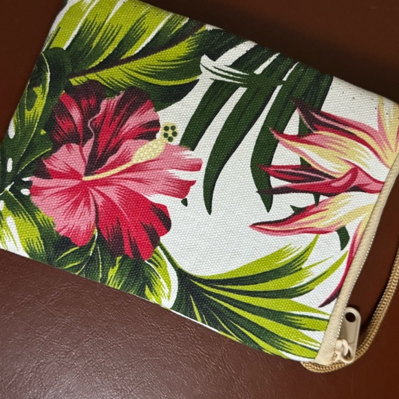 Crossbody travel pouch from Bali 8”x5” cute - Picture 5 of 6